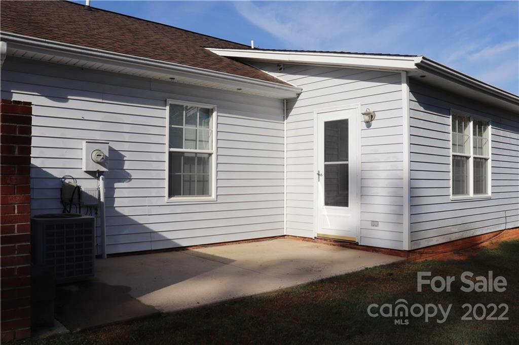 Property image 5 of 126 24th Street in Mimosa Gardens, Hickory, NC 28601