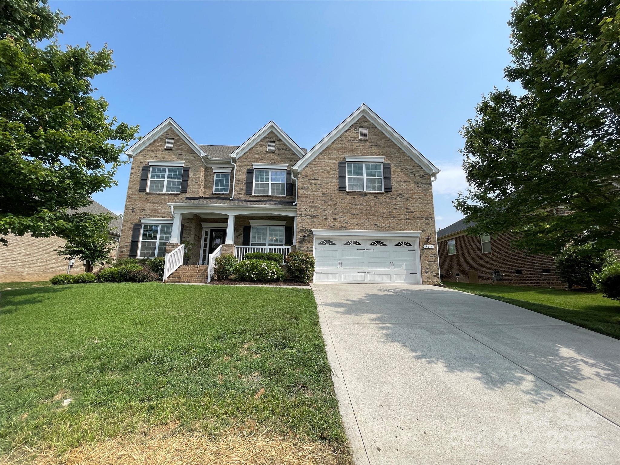 Property image 3 of 707 Five Leaf Lane in Hollister, Waxhaw, NC 28173