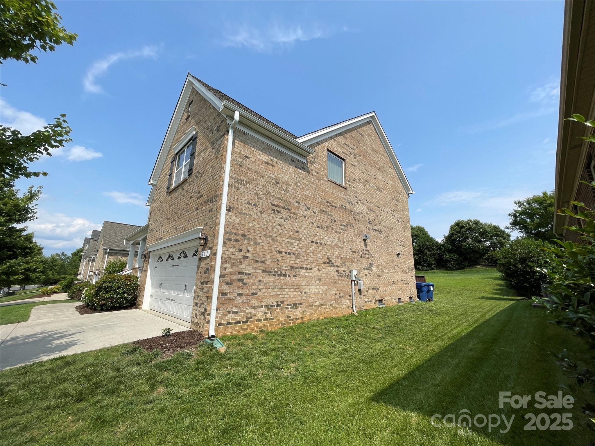Property image 4 of 707 Five Leaf Lane in Hollister, Waxhaw, NC 28173
