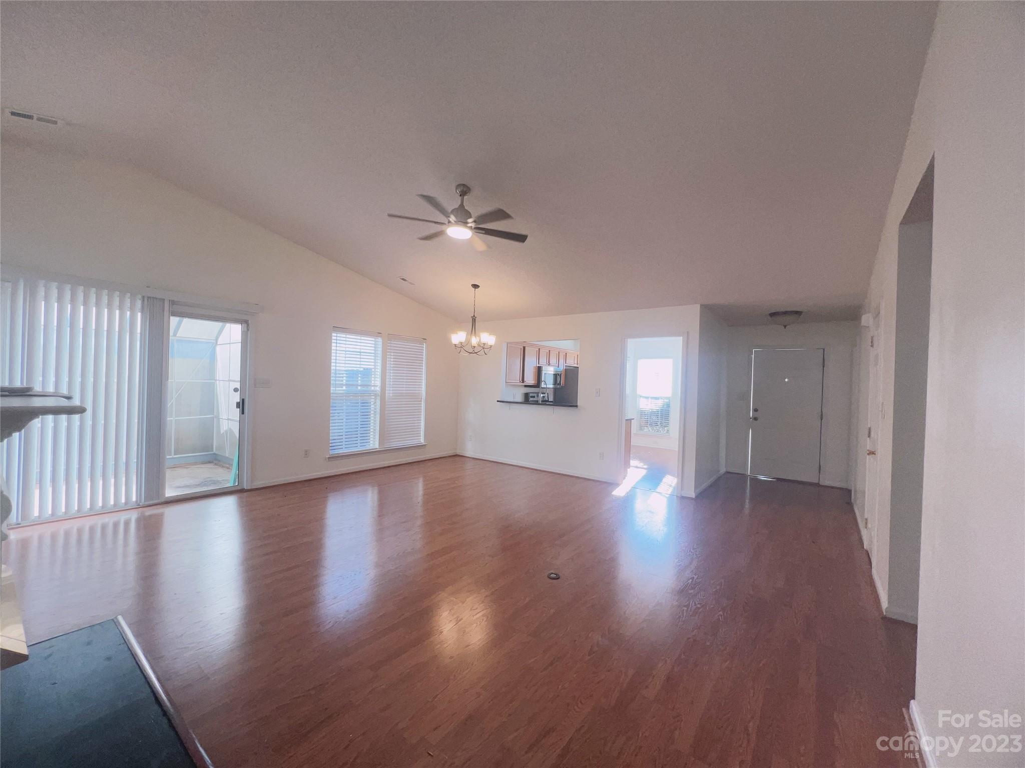 Property image 5 of 9805 Sweet Plum Drive in Turtle Rock, Charlotte, NC 28215