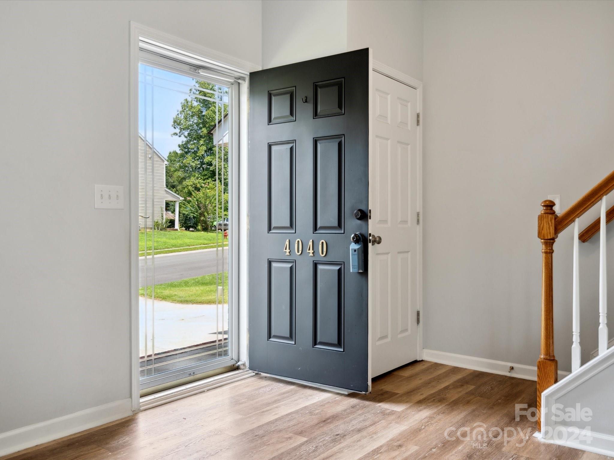 Property image 3 of 4040 Catawba Creek Drive in Catawba Hills, Gastonia, NC 28056