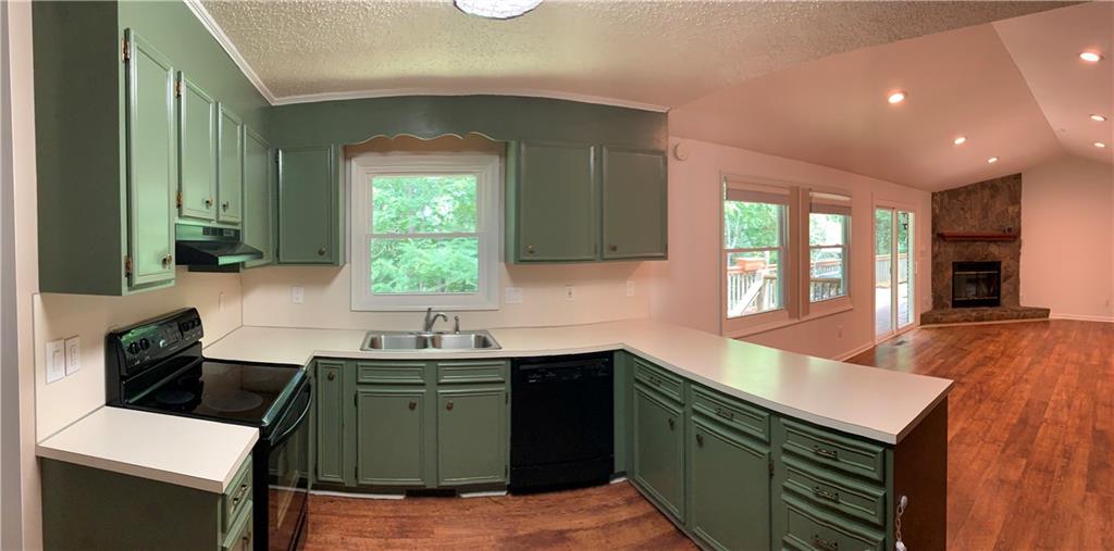 Property image 3 of 1676 Kensington Circle in Nottingham Estates, Newton, NC 28658