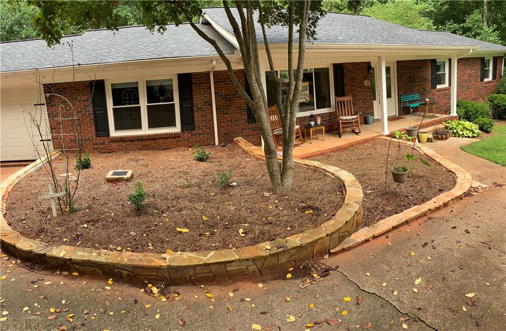 Property image 5 of 1676 Kensington Circle in Nottingham Estates, Newton, NC 28658