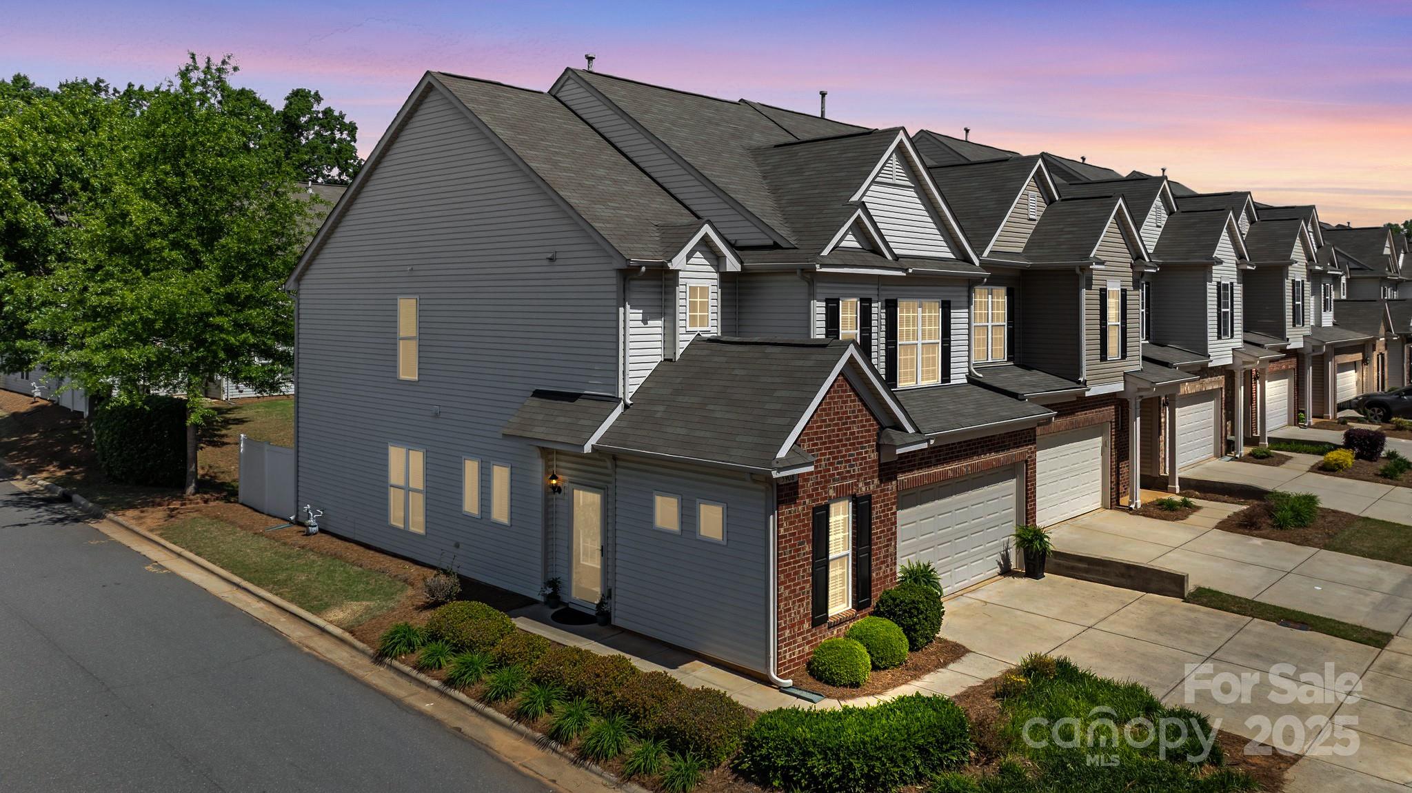 Property image 2 of 5908 Glassport Lane in Park South Station, Charlotte, NC 28210