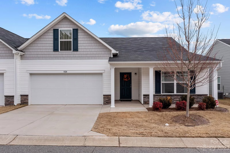 1124 Amberlight Circle