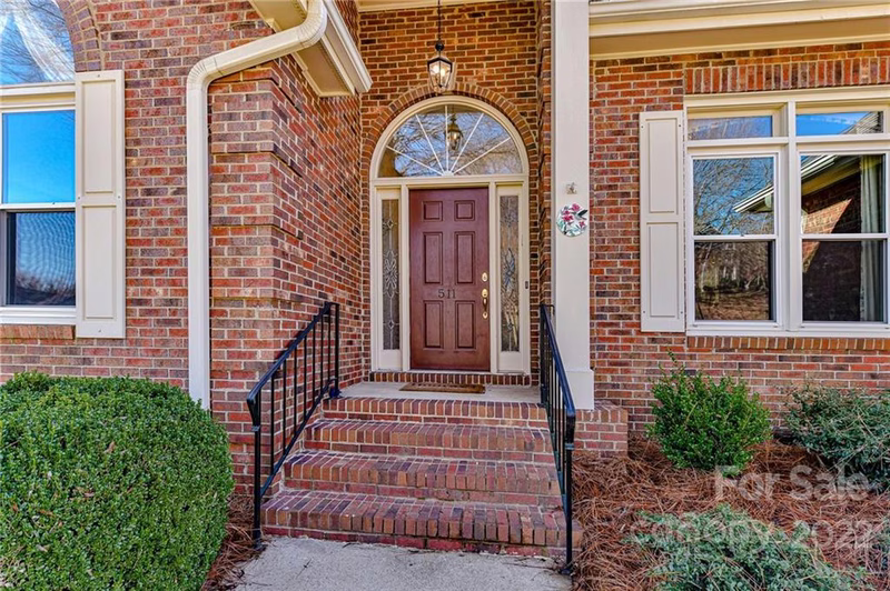 Property image 3 at 511 River Oaks Lane, Charlotte, NC 28226