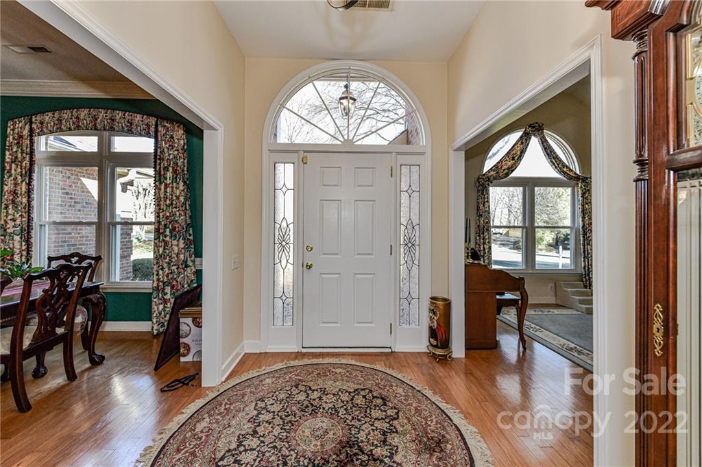 Property image 5 of 511 River Oaks Lane in Wimbledon, Charlotte, NC 28226