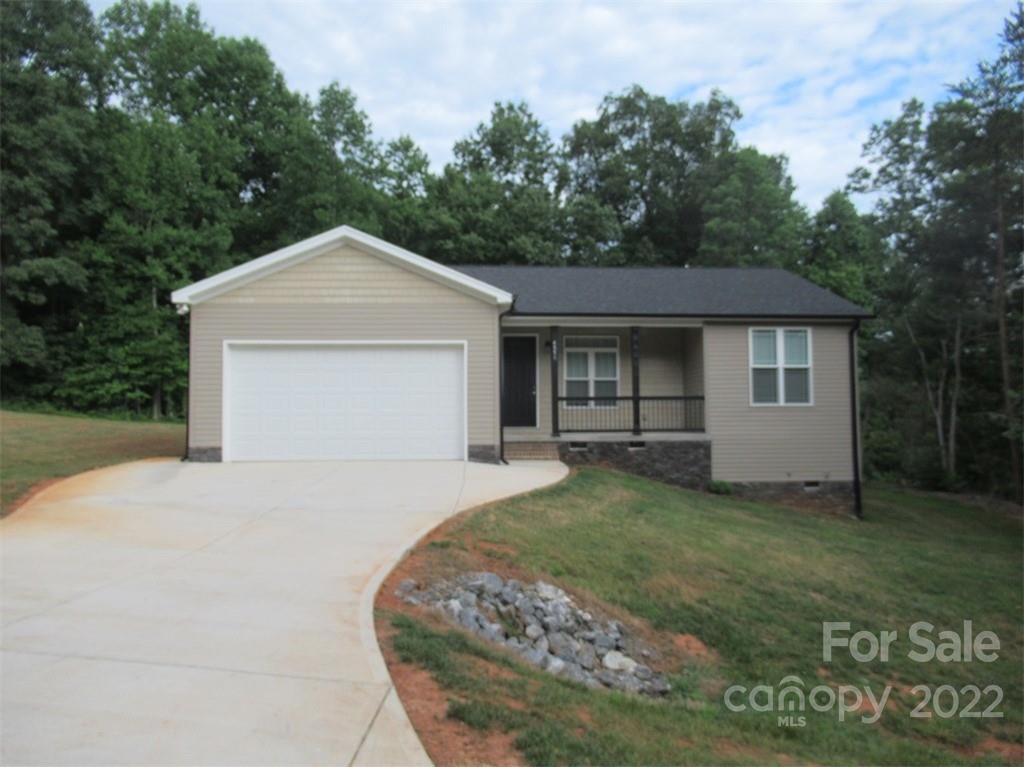 Property image 2 of 4574 River Run Circle in River Run, Hickory, NC 28602