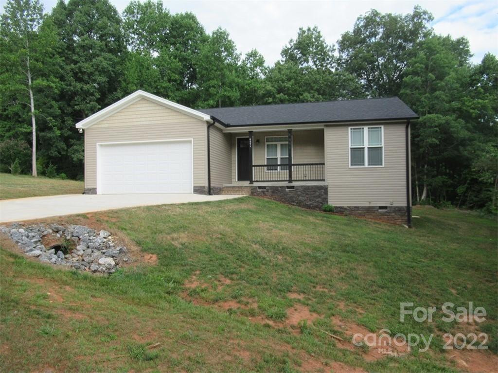 Property image 3 of 4574 River Run Circle in River Run, Hickory, NC 28602