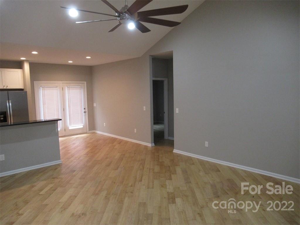 Property image 5 of 4574 River Run Circle in River Run, Hickory, NC 28602