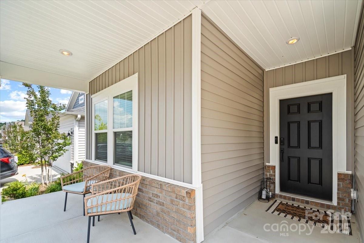 Property image 3 of 9009 Myrna Drive in Nolen Farm, Gastonia, NC 28056