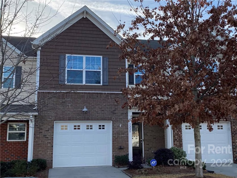 3225 Yarmouth Lane