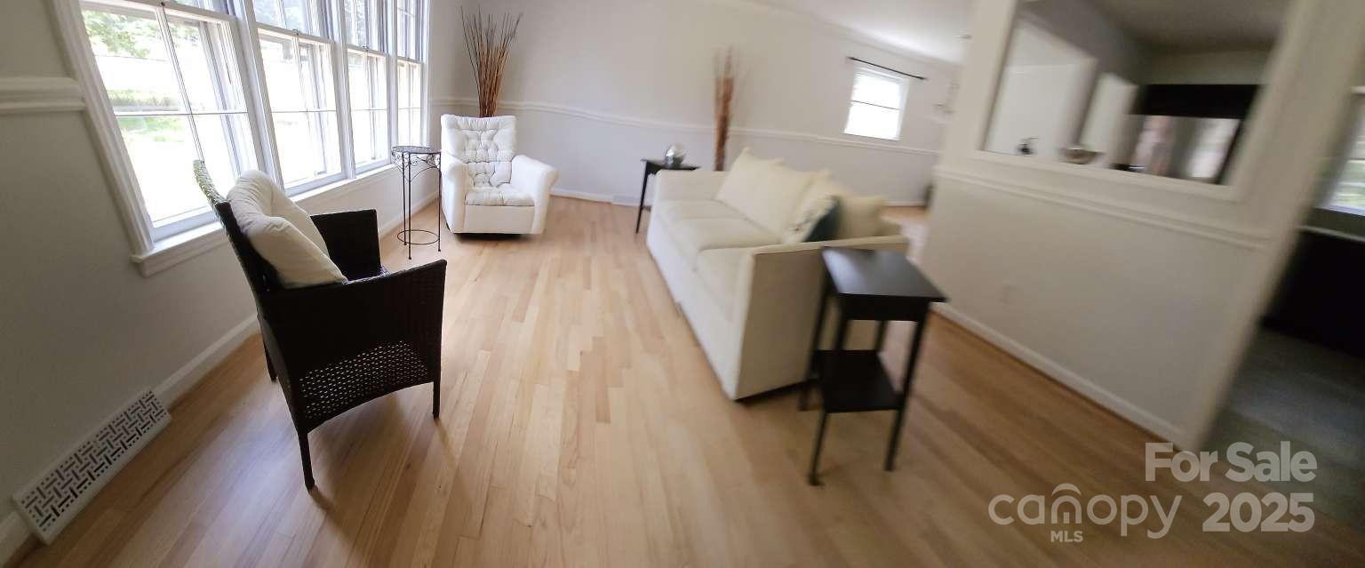 Property image 4 of 615 Braxfield Drive in Montclaire, Charlotte, NC 28217