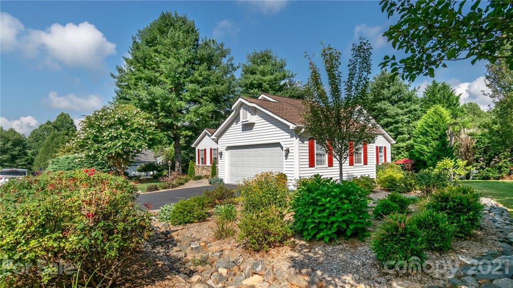 Property image 3 of 45 St Andrews Drive in Etowahs Reach, Etowah, NC 28729