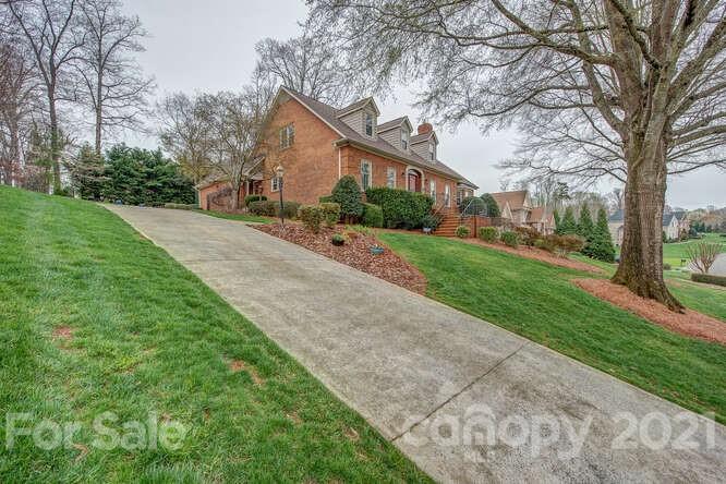 Property image 5 of 2840 Scarborough Court in Glenmoor, Gastonia, NC 28054