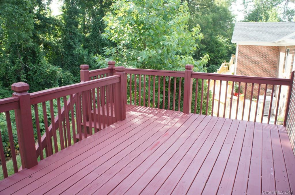 Property image 4 of 2208 Windsor Woods Drive in Windsor Woods, Gastonia, NC 28054