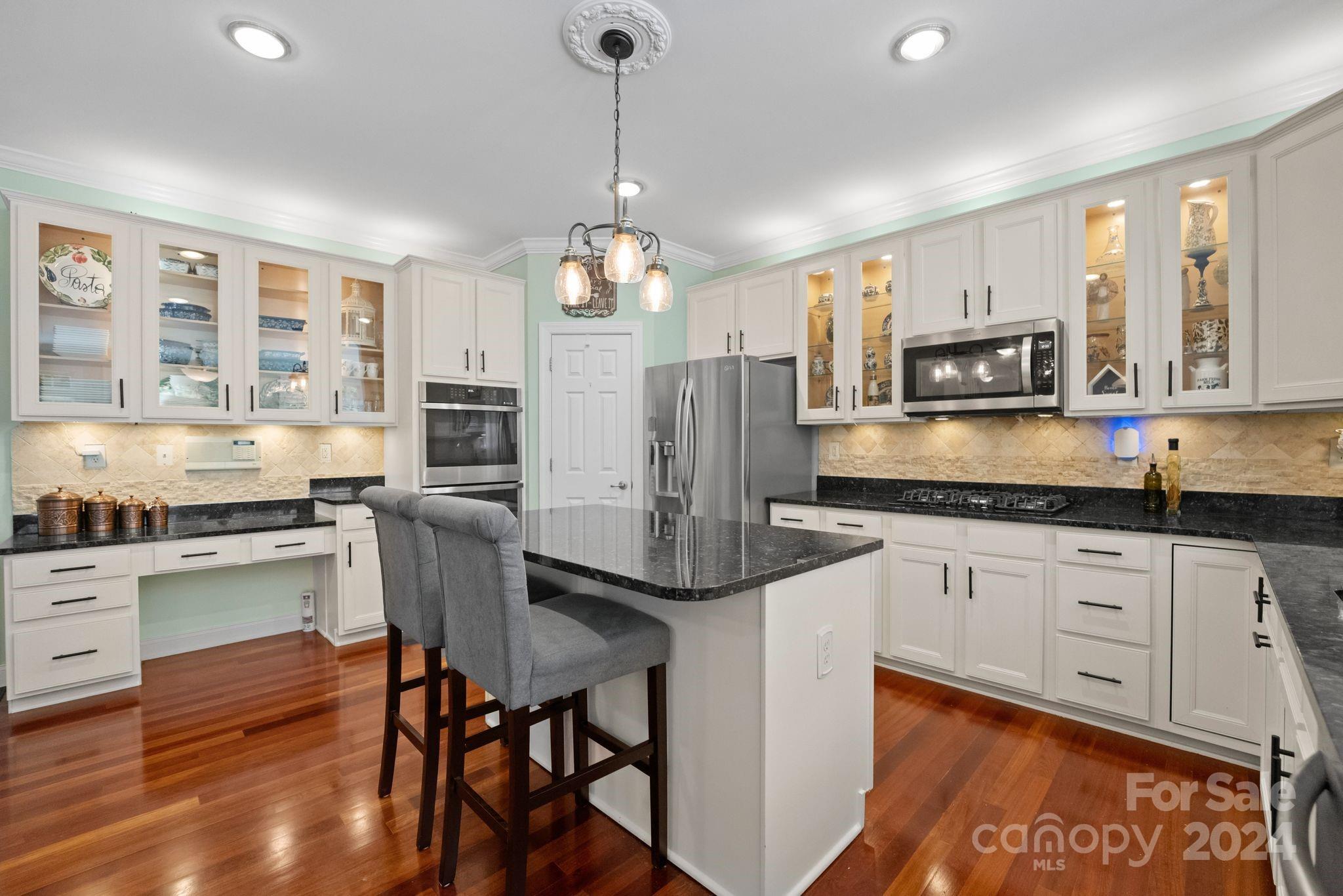 Property image 4 of 2612 Hampton Glen Court in Weddington Ridge, Matthews, NC 28105