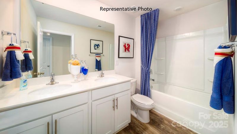 Property image 2 at 1007 20th Avenue Loop, Hickory, NC 28602