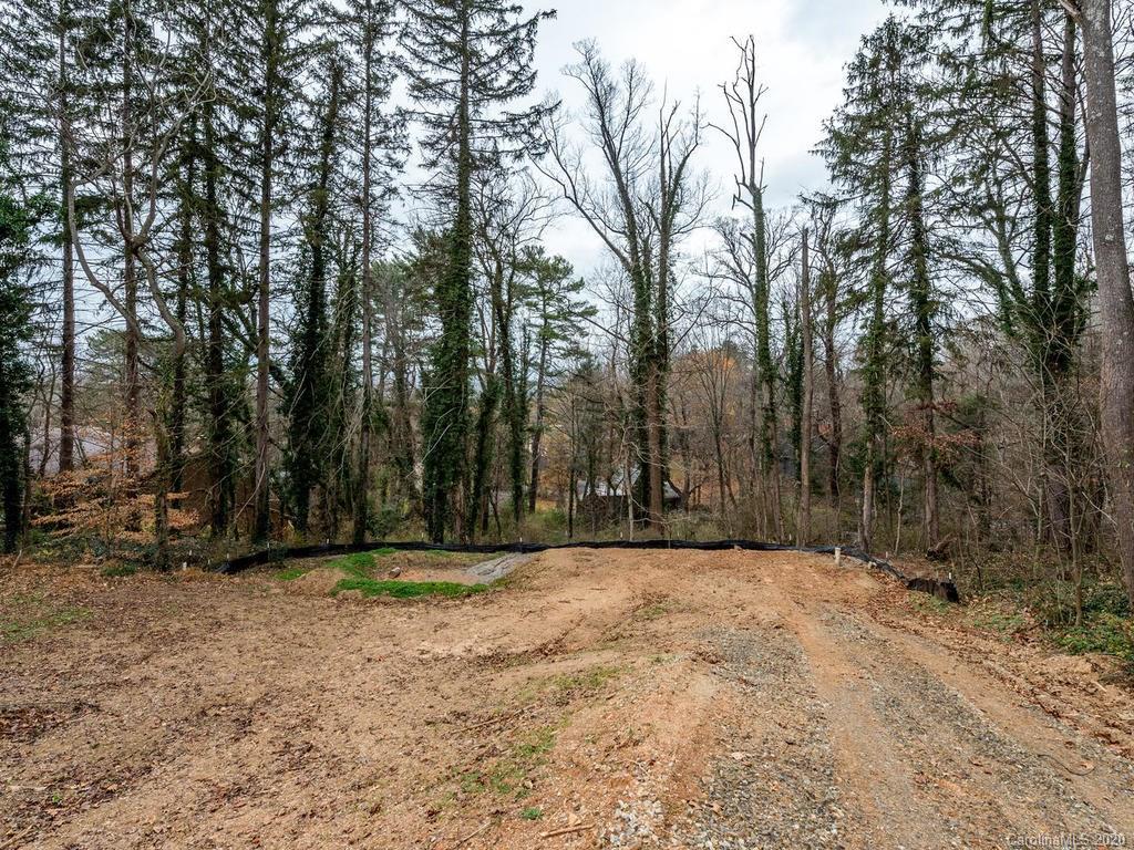 Property image 3 of 22 Von Ruck Court in Oak Park, Asheville, NC 28801