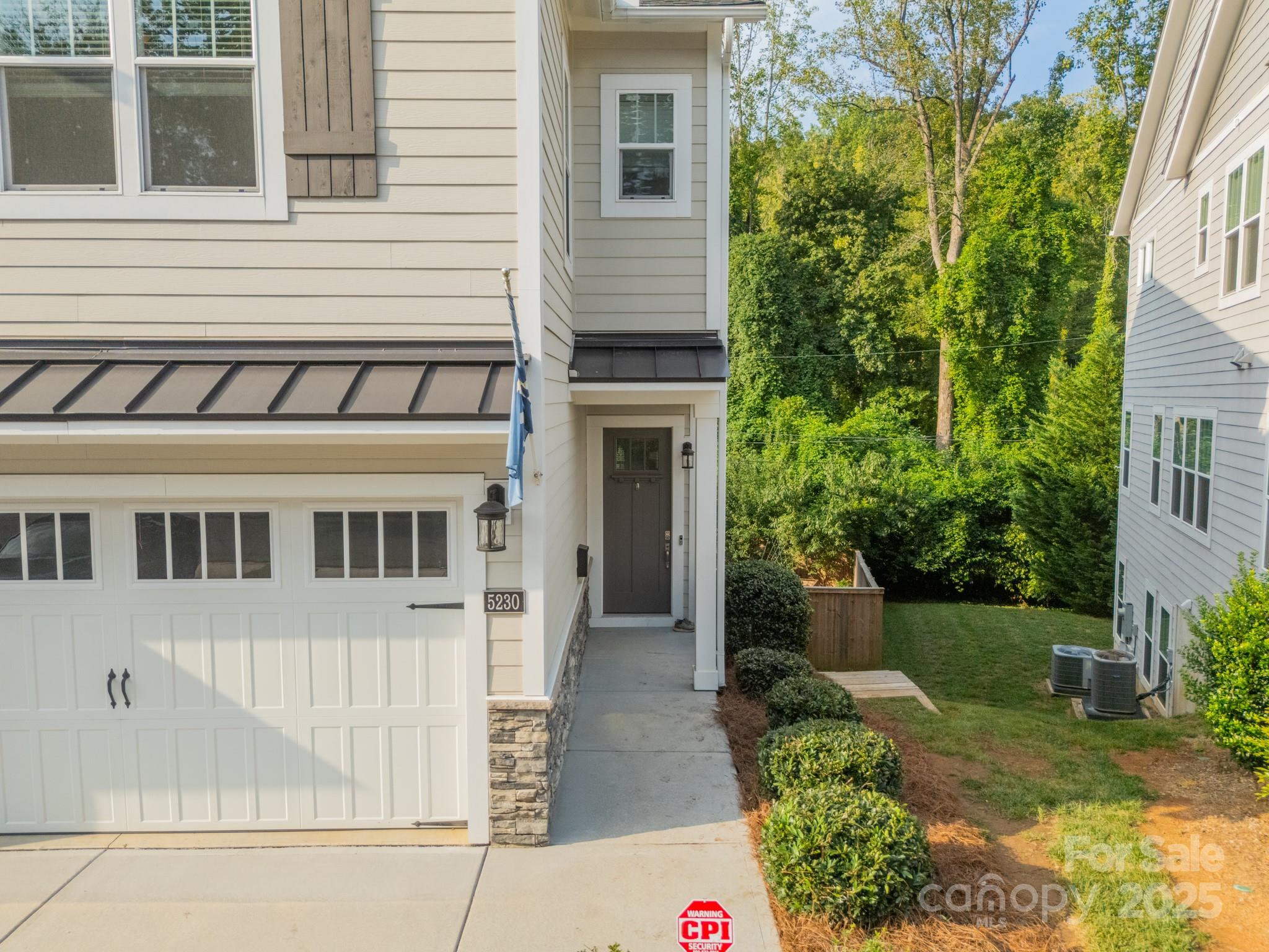 Property image 2 of 5230 Valley Stream Road in Selwyn Park, Charlotte, NC 28209