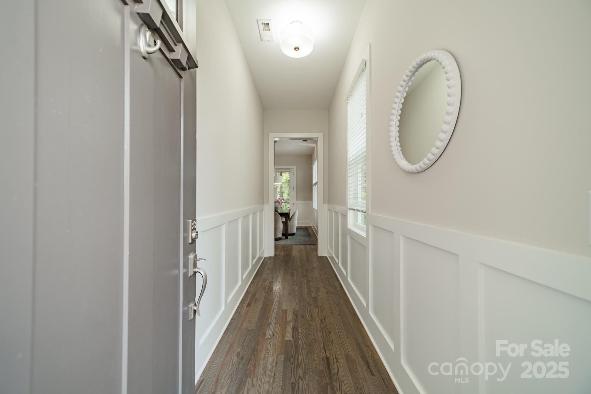 Property image 3 of 5230 Valley Stream Road in Selwyn Park, Charlotte, NC 28209