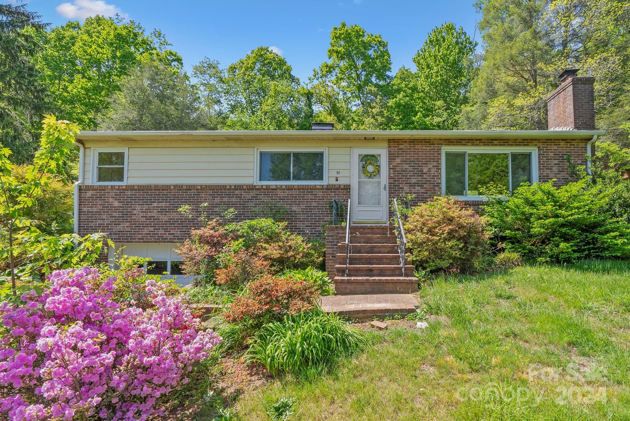 Property image 3 of 101 Azalea Avenue in Grovemont, Swannanoa, NC 28778