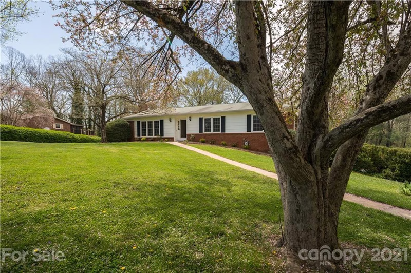 207 Applecross Lane