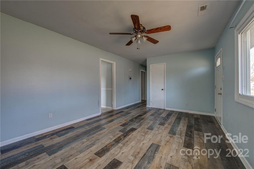 Property image 3 of 2327 Gaines Avenue in Sedgefield, Gastonia, NC 28054
