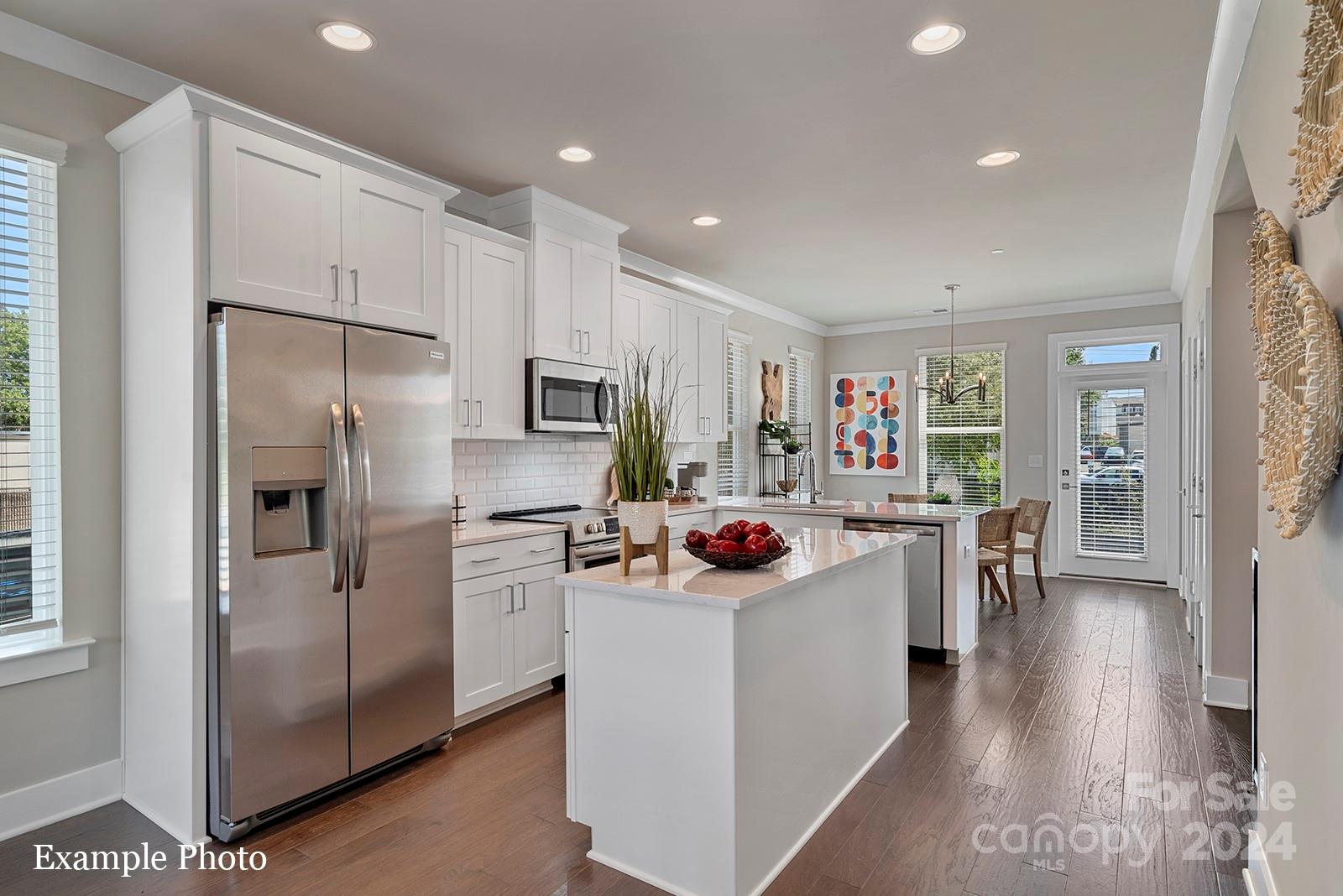 Property image 4 of 304 E Cama Street in LOSO Terraces, Charlotte, NC 28217