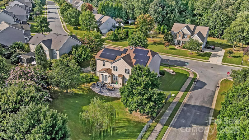 Wesley Oaks, Waxhaw Community