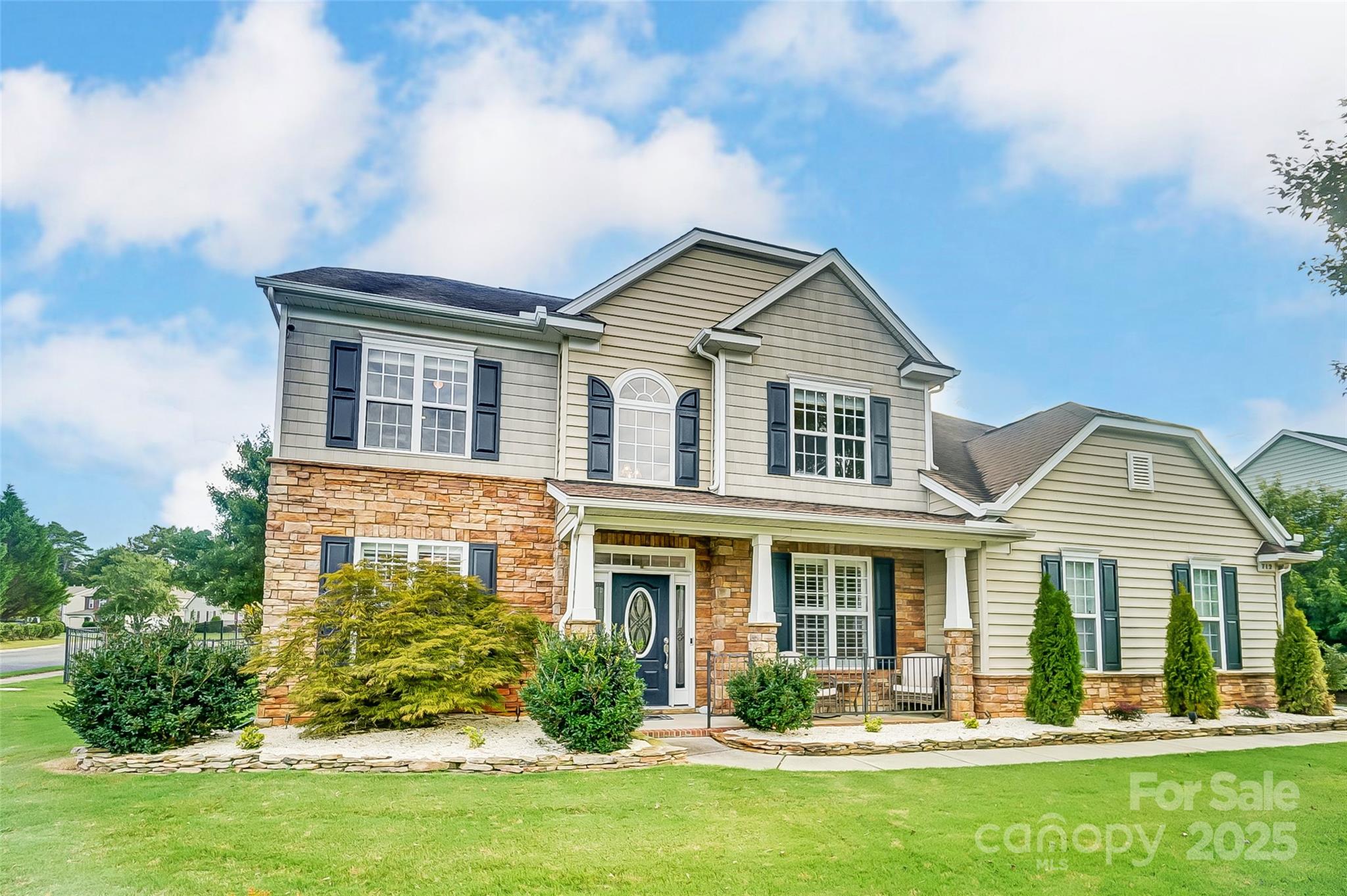 Property image 4 of 712 Springwood Drive in Wesley Oaks, Waxhaw, NC 28173