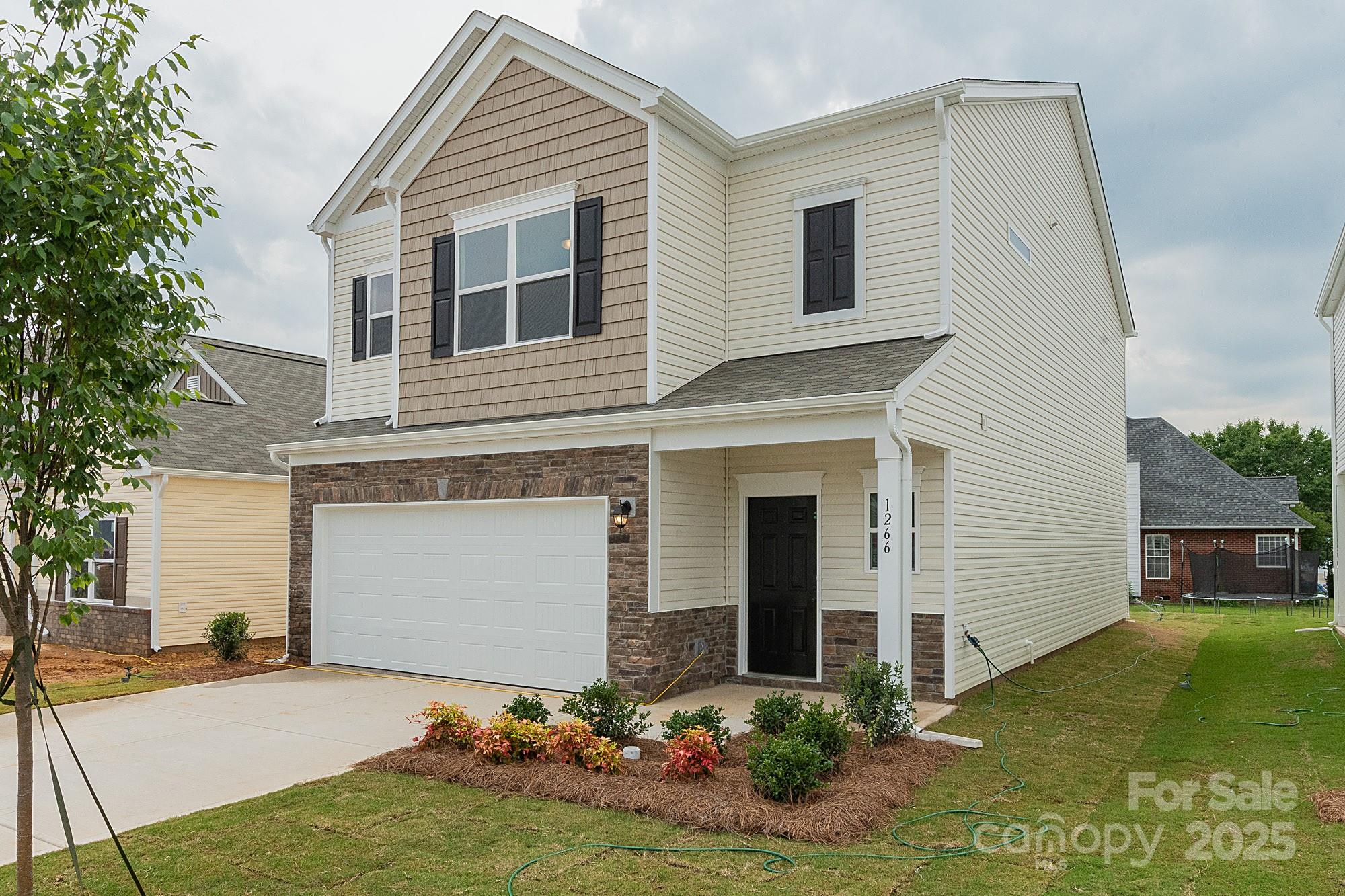 Property image 2 of 1266 Langston Lane in Country Club Village, Salisbury, NC 28144