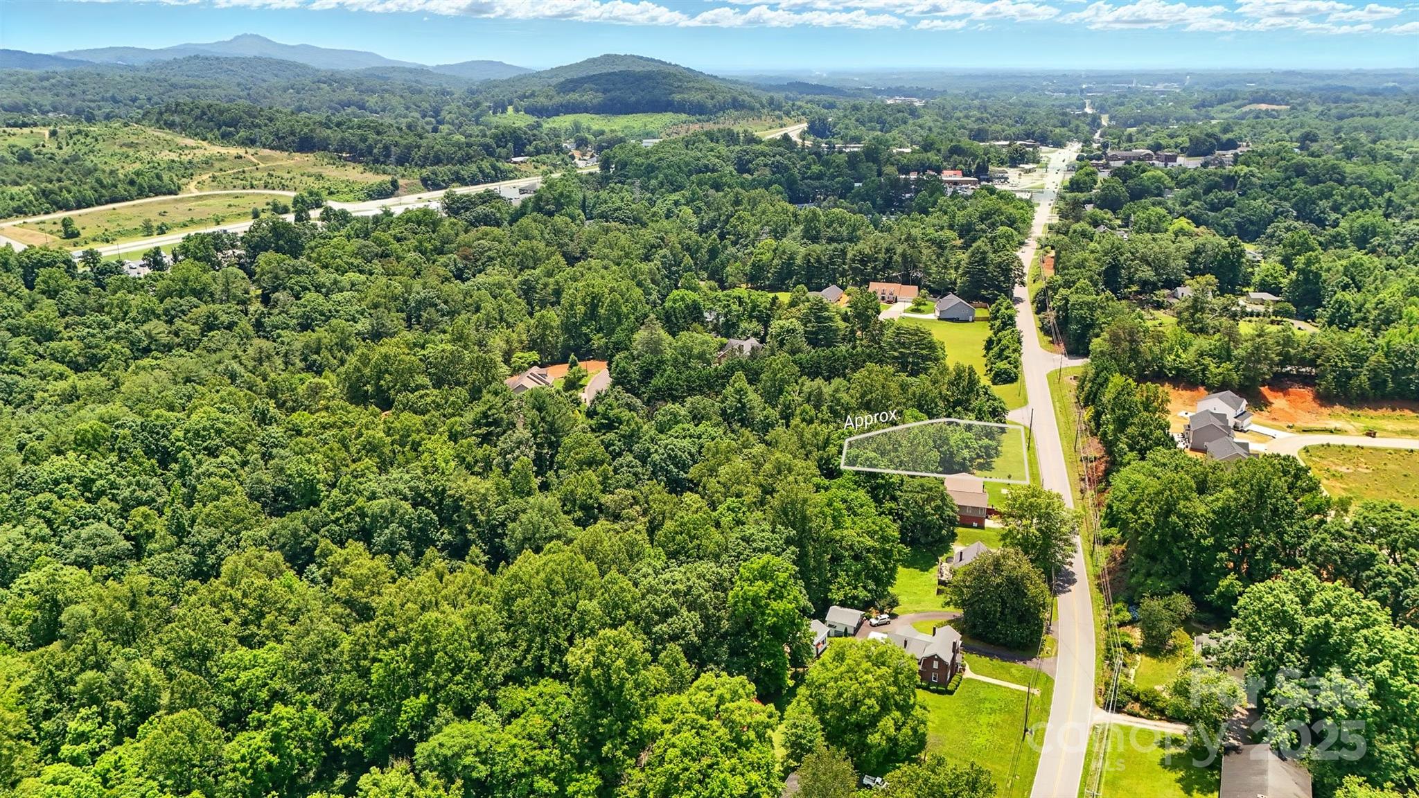 Property image 4 of 201 Buckingham Court in Parkridge Estates, Lenoir, NC 28645