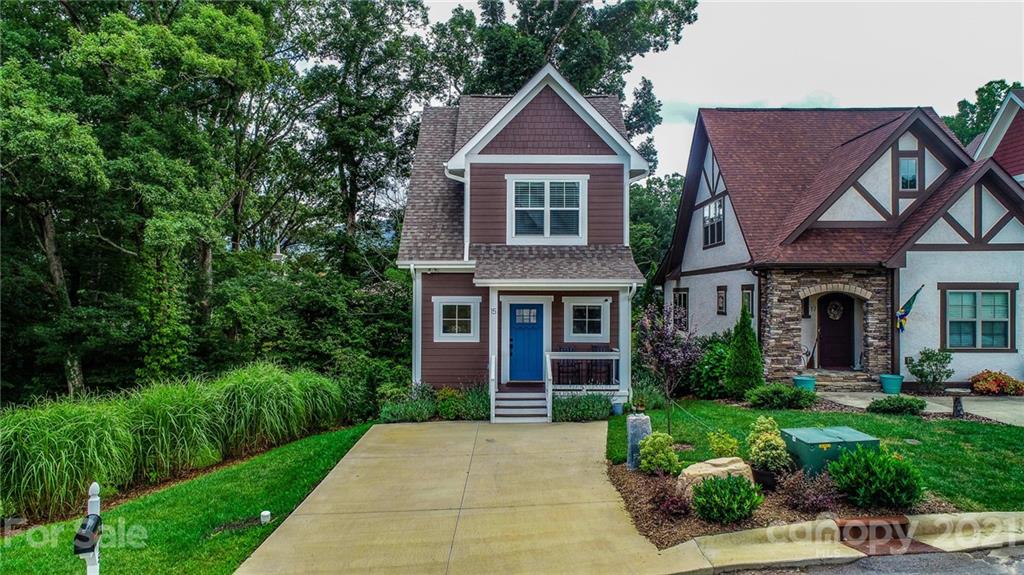 Property image 3 of 15 Tudor Way in Tudor Croft, Black Mountain, NC 28711