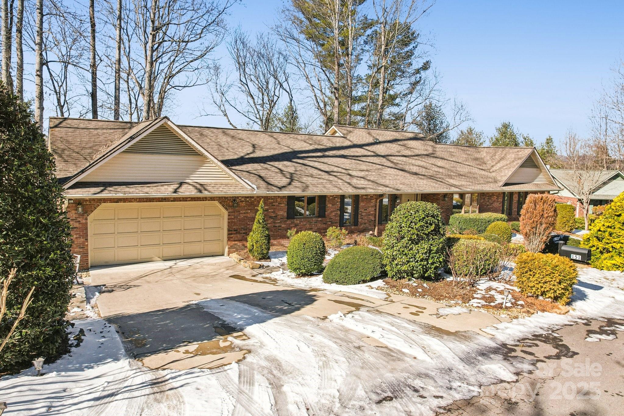 Property image 2 of 151 Kalmia Terrace Court in Mountain Valley, Hendersonville, NC 28739