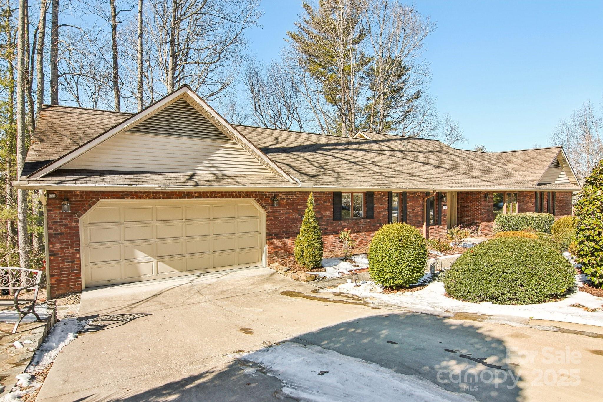 Property image 3 of 151 Kalmia Terrace Court in Mountain Valley, Hendersonville, NC 28739
