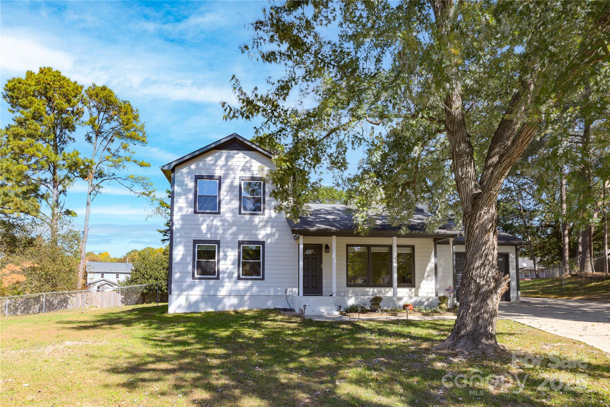 Property image 2 of 2400 Caswell Court in Governors Square, Gastonia, NC 28054