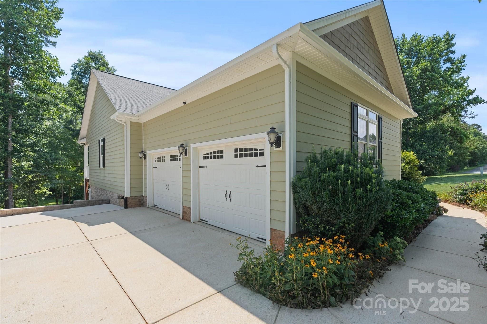 Property image 5 of 1819 Brompton Court in Nottingham Estates, Newton, NC 28658