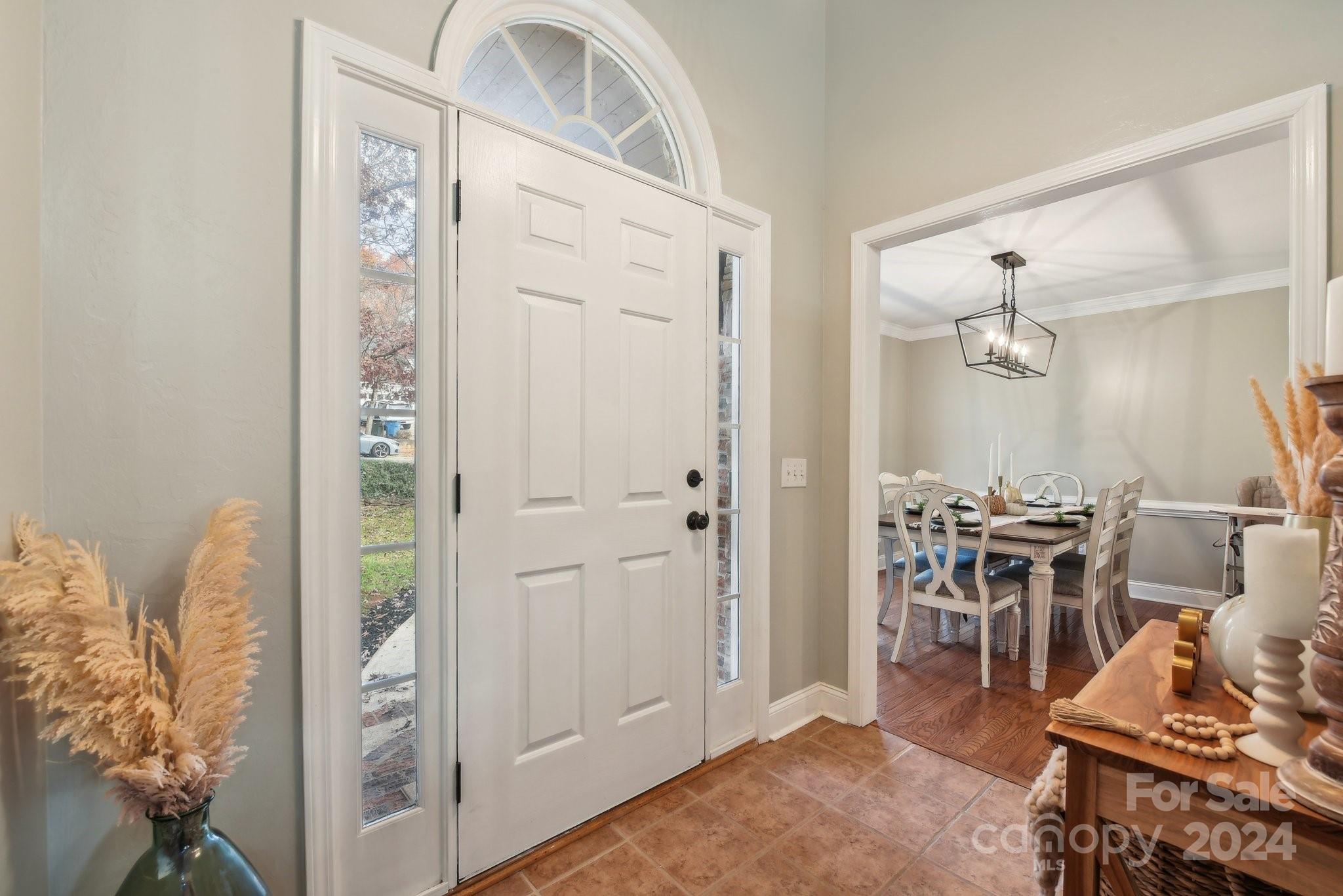 Property image 3 of 818 17th Avenue Drive in Providence Forest, Hickory, NC 28602