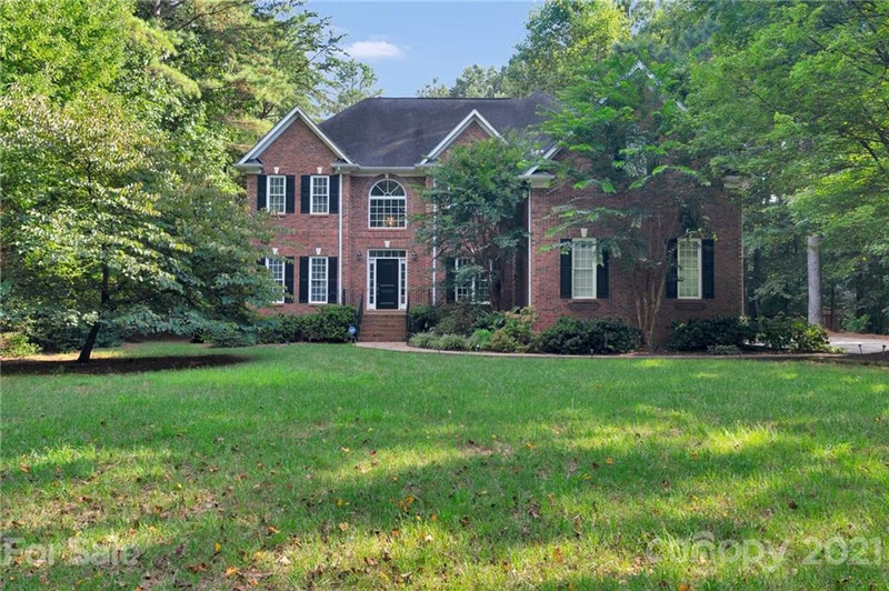 3543 Weddington Oaks Drive