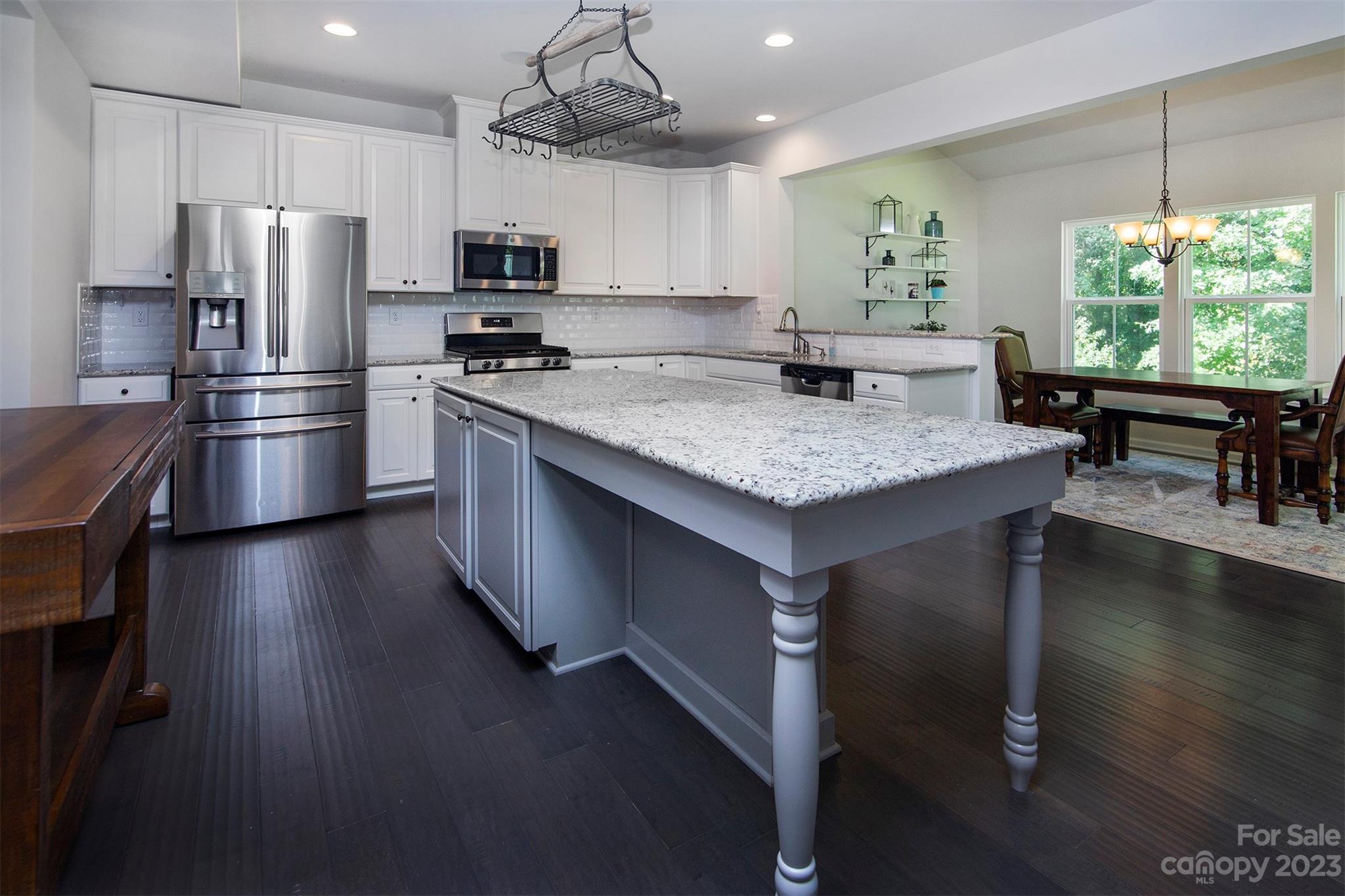 Property image 2 of 1094 Callonwood Drive in Lismore, Matthews, NC 28104