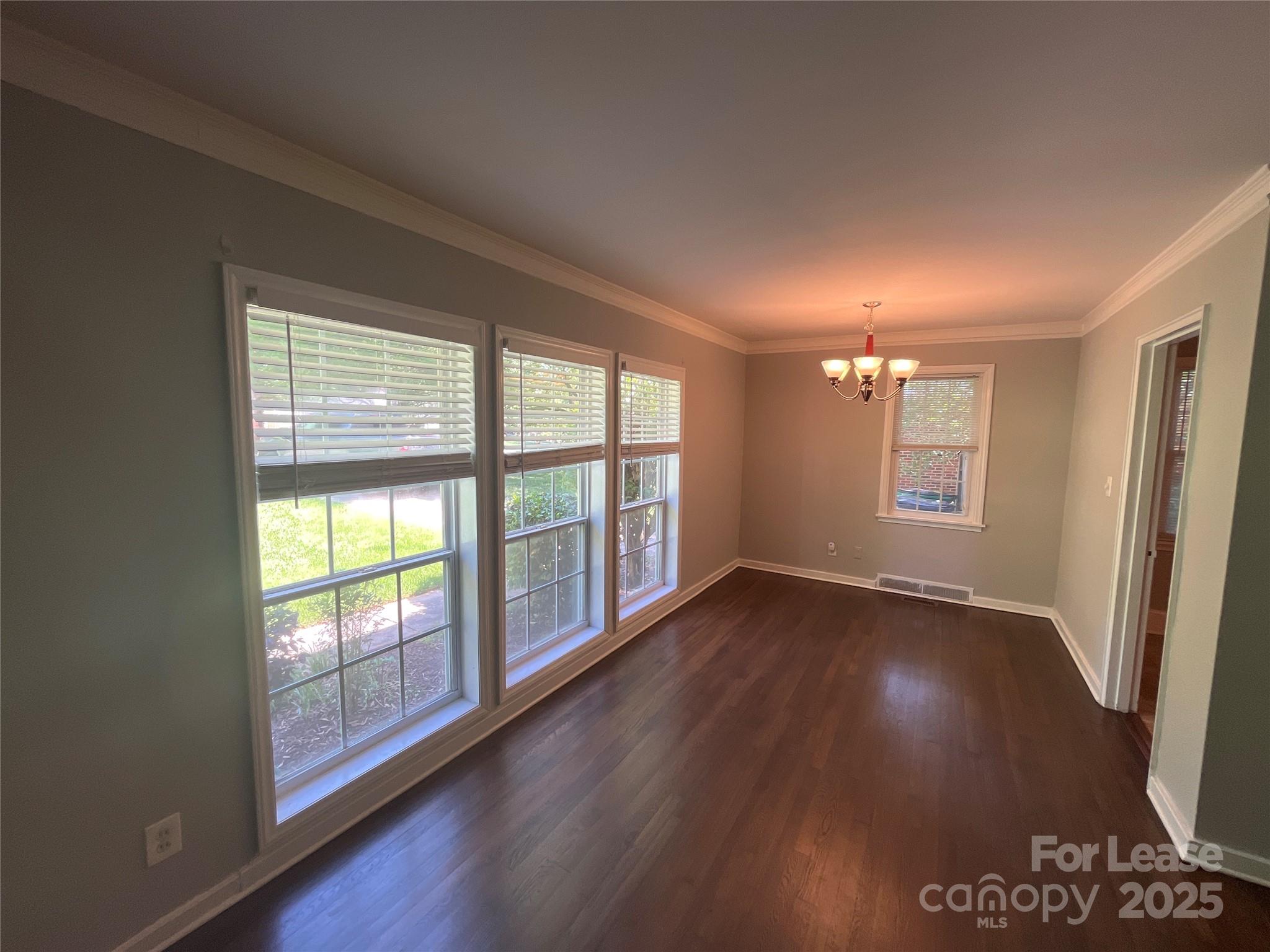 Property image 3 of 4641 General Pershing Drive in Selwyn Park, Charlotte, NC 28209