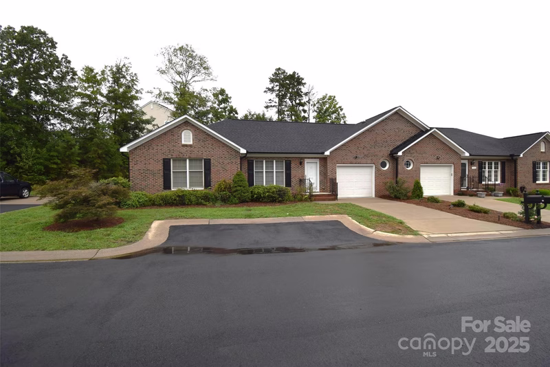 542 Queen Brogan Court