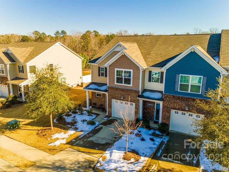 3233 Yarmouth Lane