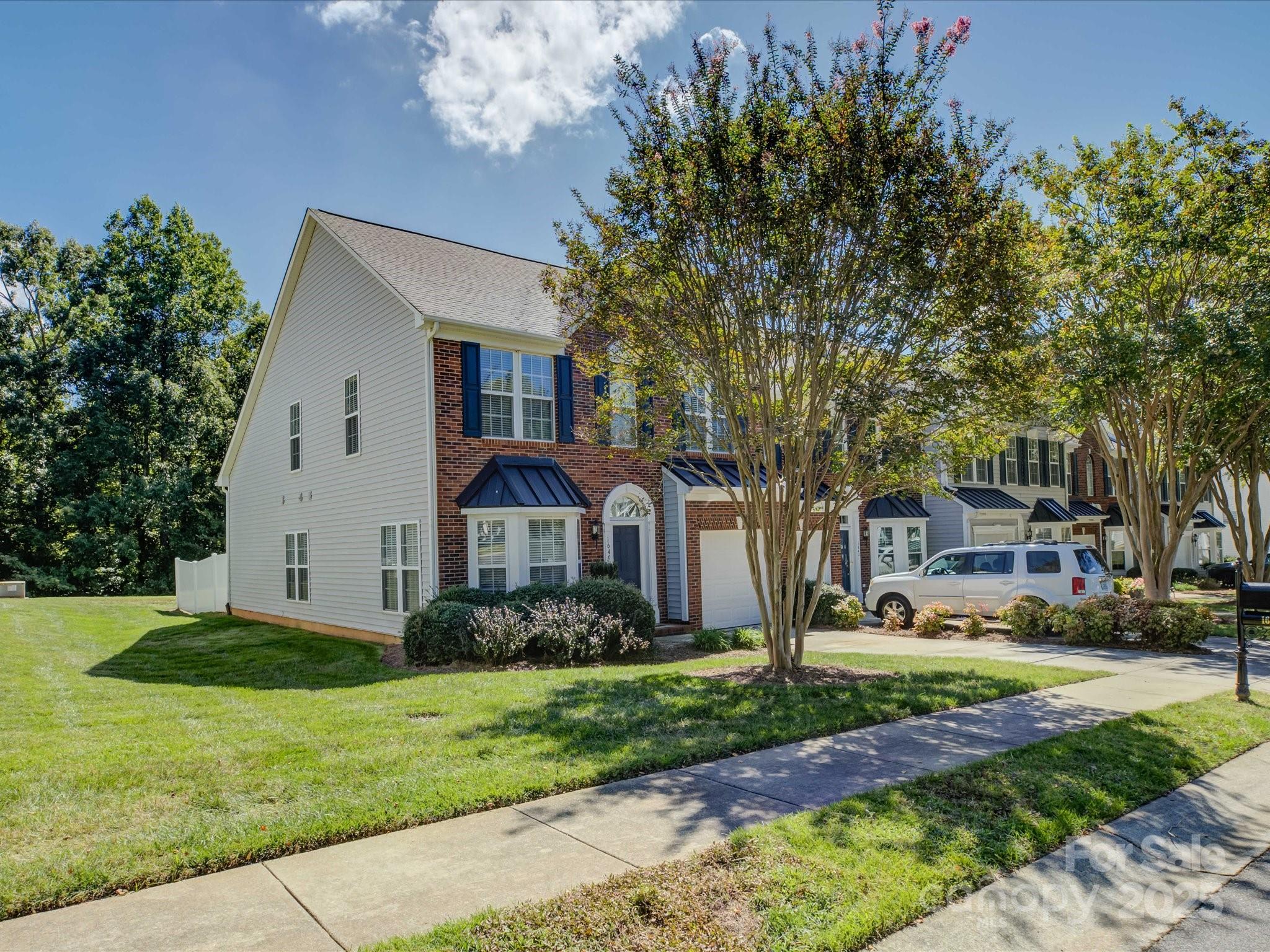 Property image 2 of 1640 Backcreek Lane in Robinwood Village, Gastonia, NC 28054
