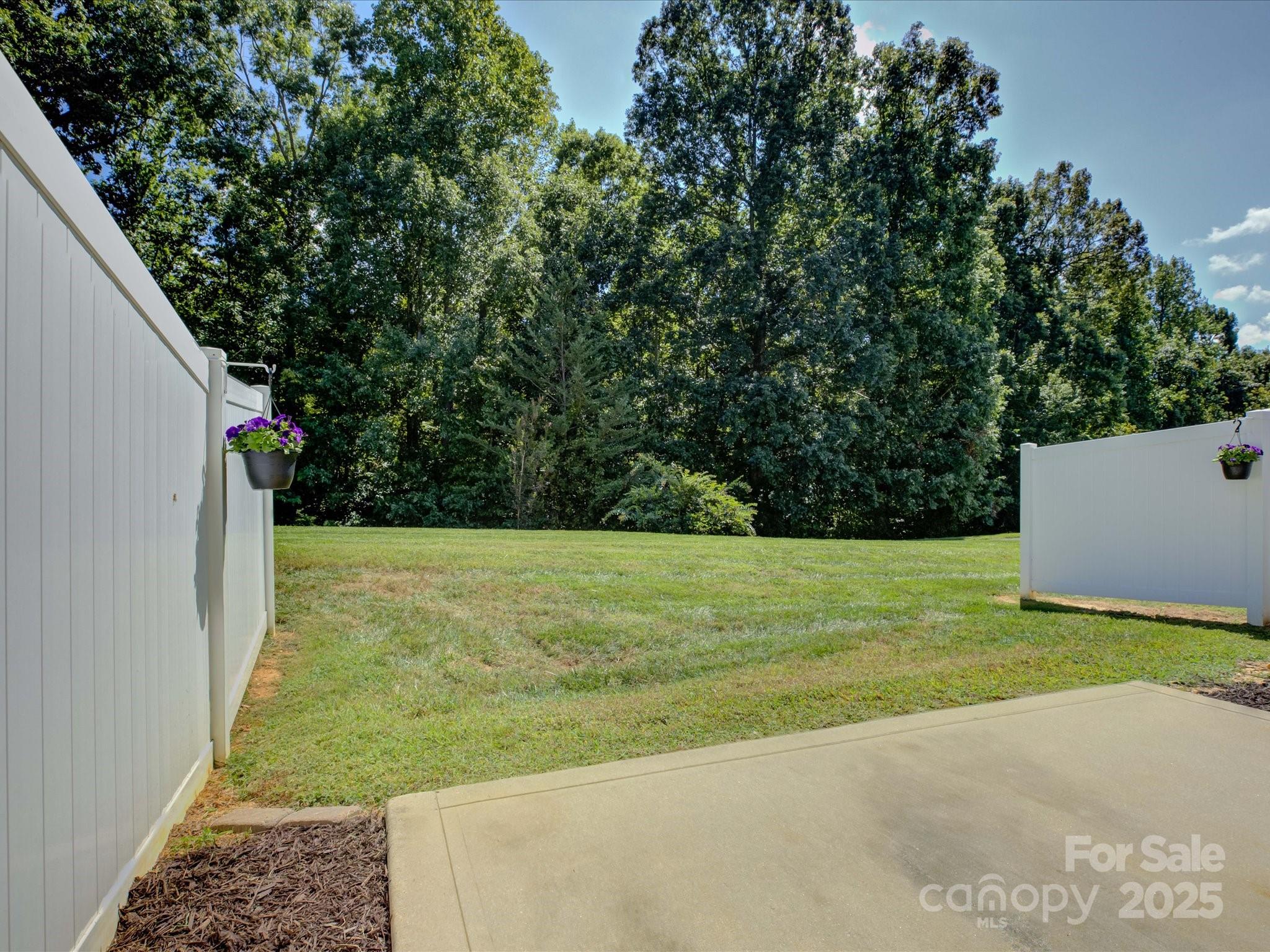 Property image 3 of 1640 Backcreek Lane in Robinwood Village, Gastonia, NC 28054