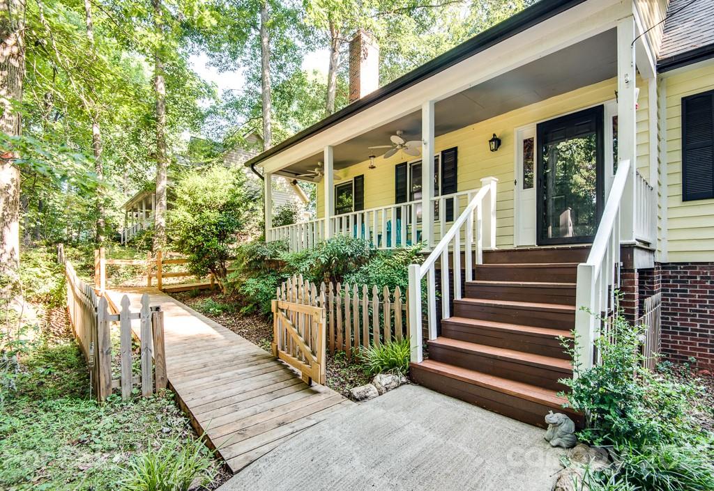 Property image 3 of 3986 Mattingly Drive in Hidden Creek Estates, Hickory, NC 28602