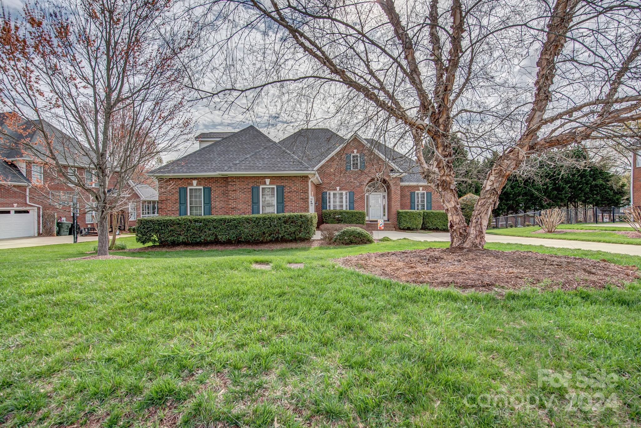 Property image 2 of 5527 Weavers Row in Cramer Woods, Gastonia, NC 28056