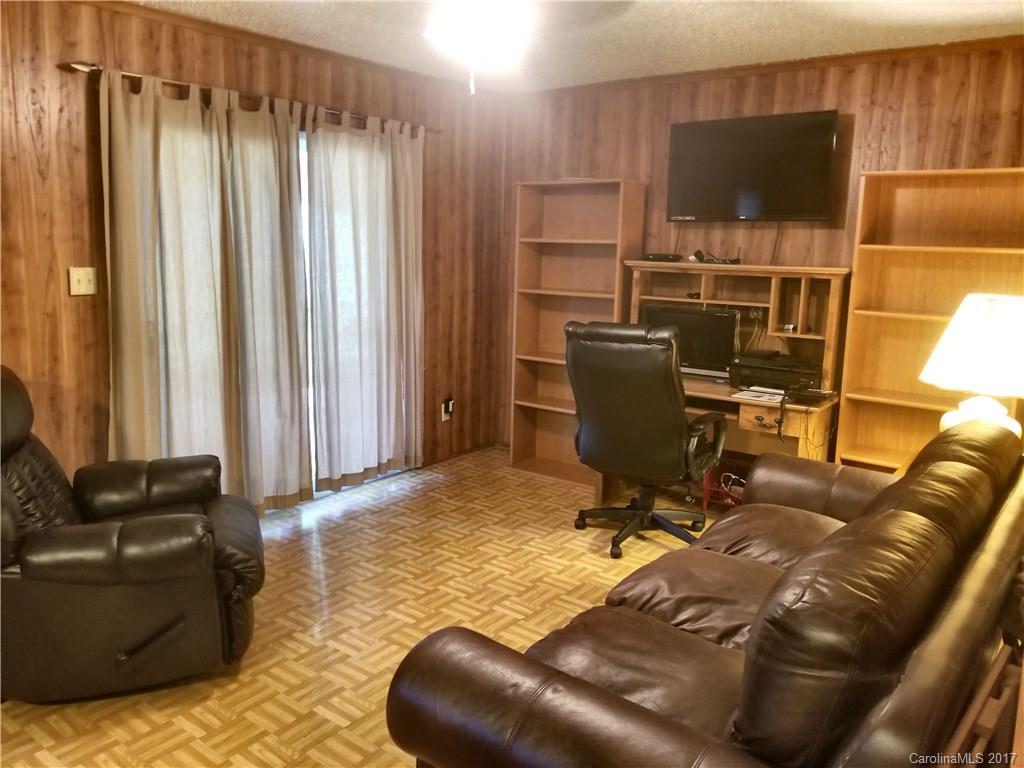 Property image 3 of 104 Hemlock Drive in Rolling Hills, Salisbury, NC 28147