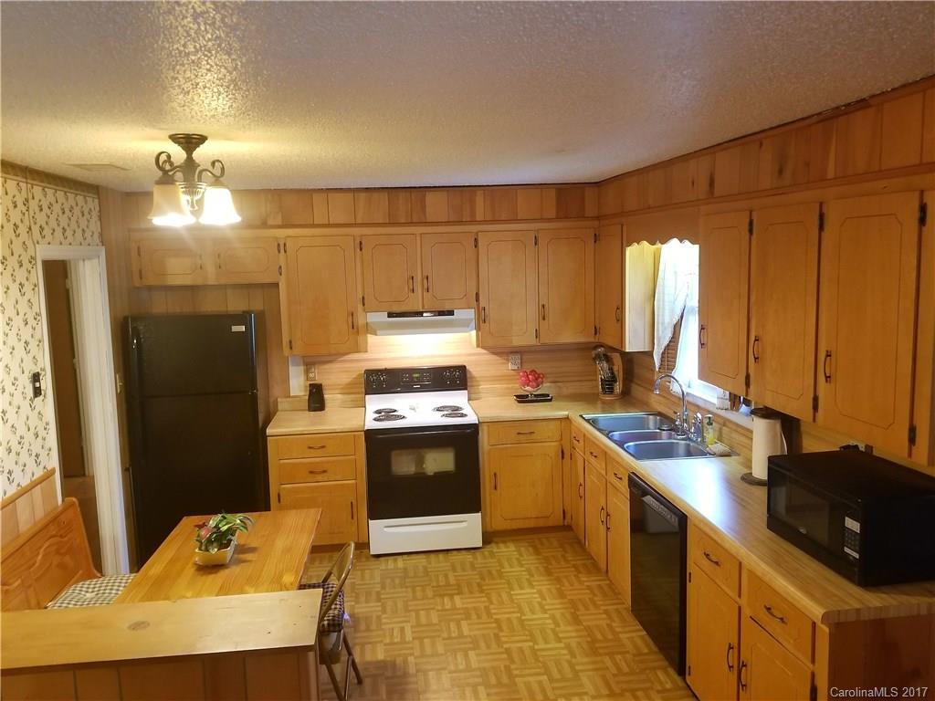 Property image 5 of 104 Hemlock Drive in Rolling Hills, Salisbury, NC 28147